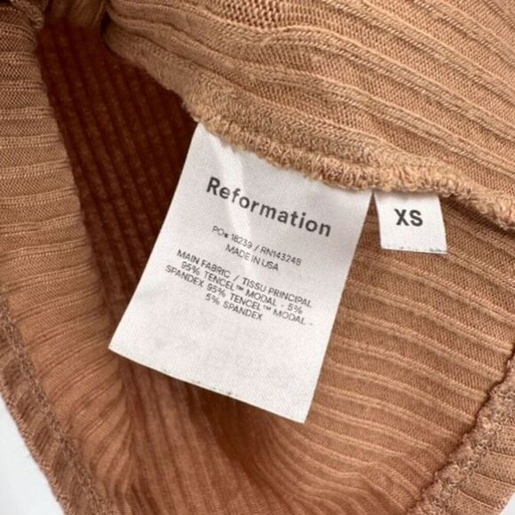 Reformation Crew Neck Ribbed Tank Top XS Tan Beige Neutral Stretch Layering - Picture 6 of 9
